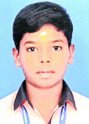 చికెన్‌రైస్‌ తిని బాలుడి మృతి 