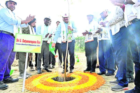 పర్యావరణాన్ని పరిరక్షించుకోవాలి