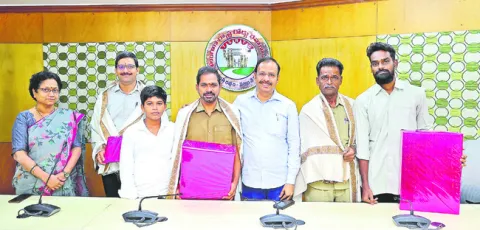 నిజాయితీకి నిదర్శనం ఆర్టీసీ ఉద్యోగులు