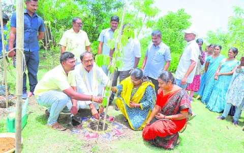 పట్టణాల అభివృద్ధికి నిధులు