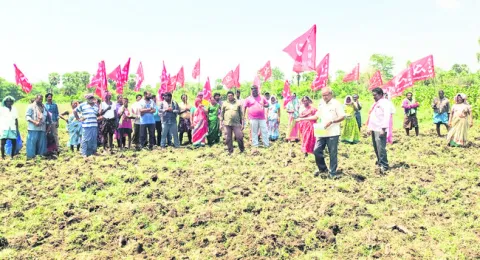 మిగులు భూముల్లో నిరసనగా ఏరువాక 