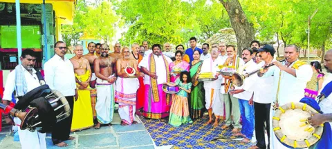 వైభవంగా వేణుగోపాలుడి బ్రహ్మోత్సవాలు 