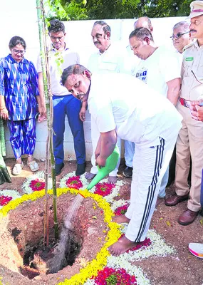 పర్యావరణ పరిరక్షణ అందరి బాధ్యత 