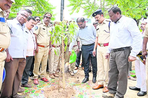 ప్లాస్టిక్‌ వాడకాన్ని తగ్గిద్దాం