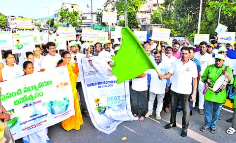 జిల్లాలో 2.60 లక్షల మొక్కలు నాటడం లక్ష్యం 
