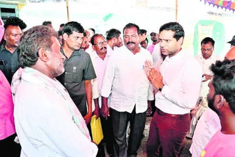 రెవెన్యూ సదస్సులతో భూ సమస్యలు పరిష్కారం