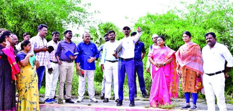 కామాంధులను  కఠినంగా శిక్షించాలి 