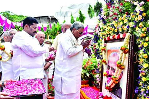 తొక్కిసలాటపై రాజకీయం చేయబోం 