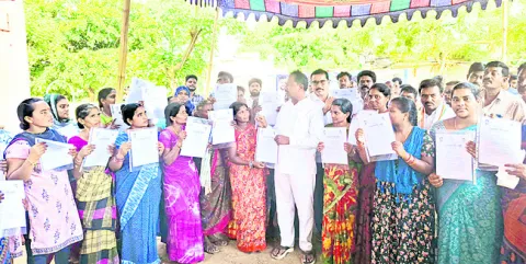 పేదలకు అండగా కాంగ్రెస్‌ ప్రభుత్వం