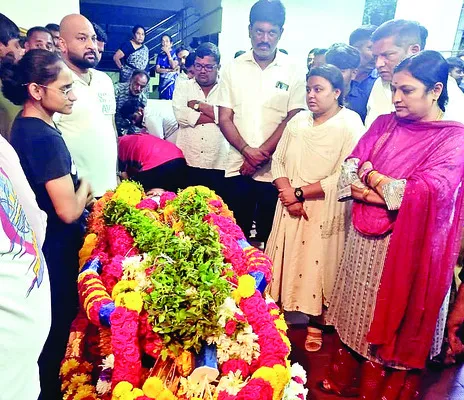 వైఎస్