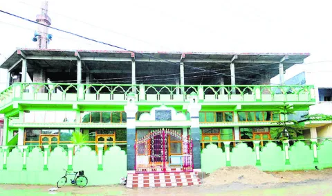 త్యాగ