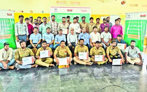 సమాజ సేవే ముఖ్యం 