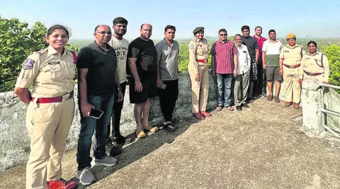 అడవిలో హైకోర్టు జీపీల పర్యటన 