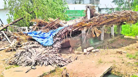 ముస్లిం కుటుంబంపై కక్షసాధింపు 