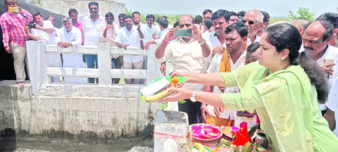 కోయిల్‌సాగర్‌కు కృష్ణమ్మ పరుగులు 