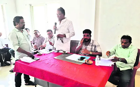 వాడివేడిగా మండల సమావేశం 