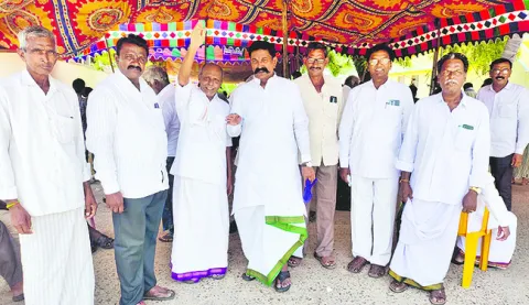పొగాకు రైతులను విస్మరించిన కూటమి ప్రభుత్వం 