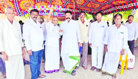 పొగాకు రైతులను విస్మరించిన కూటమి 