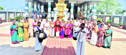 వేంకటేశ్వరునికి అభిషేక పూజలు 