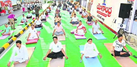 యోగాతో ఒత్తిడి రహిత జీవితం 