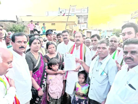 పేదలందరికీ ఇళ్లు మంజూరు చేస్తాం
