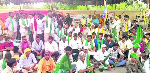 మా ప్రాణాలకు దిక్కెవరు?