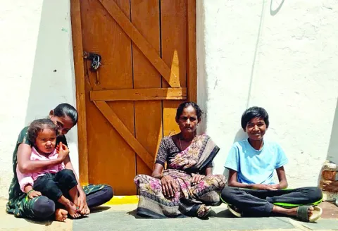 అప్పులోళ్ల అమానుషం 
