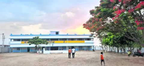 బడికి బాసటగా..