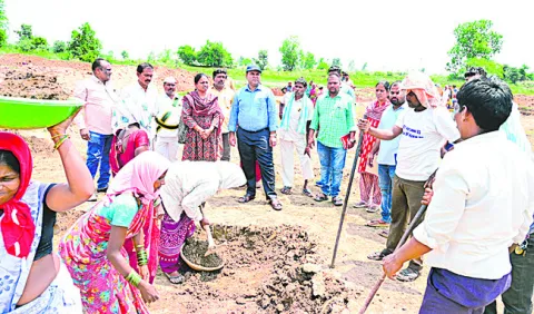 ‘ఉపాధి’ని సద్వినియోగం చేసుకోండి