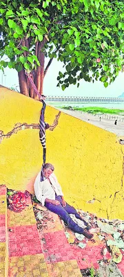 పుష్కర ఘాట్‌ వద్ద వ్యక్తి అనుమానాస్పద మృతి 
