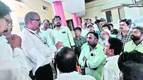 గందరగోళంగా ఉపాధ్యాయుల బదిలీలు 
