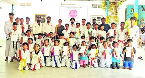 కరాటే బెల్ట్‌ గ్రేడ్‌ పరీక్షలు
