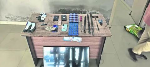 బాసరలో మకాం.. నిజామాబాద్‌లో చోరీలు