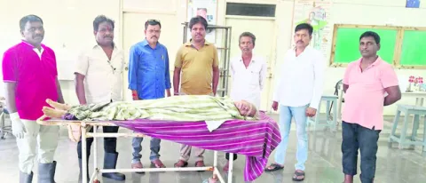 మెడికల్‌ కళాశాలకు పార్థివదేహం అందజేత