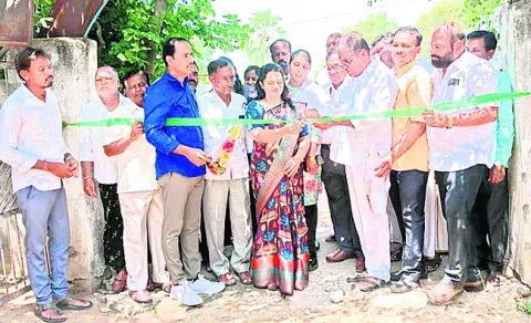 300 మందికి వైద్య పరీక్షలు
