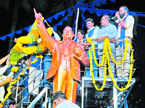 అంబేడ్కర్‌ స్ఫూర్తితో దళితుల అభ్యున్నతి 