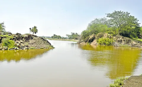 Farmers Troubles With Lakes in Telangana