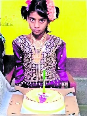 నీటి కుంటలో పడి  బాలిక మృతి 
