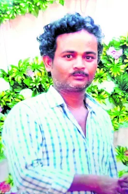 అమ్మను చూసి వస్తుండగా.. 