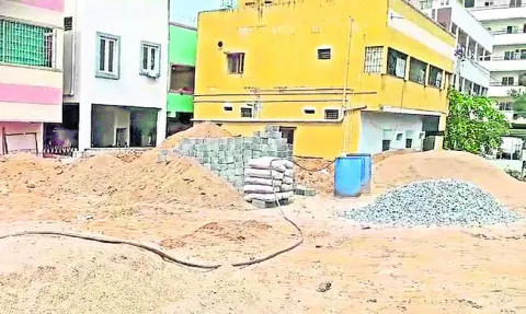 పేరూరులో రూ.20 కోట్ల భూమి కబ్జా