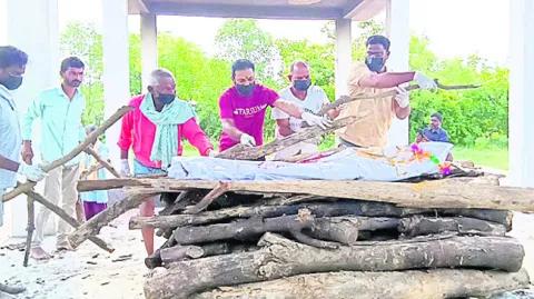 అనాథకు అంత్యక్రియలు