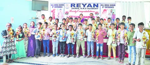 ఉన్నత విద్యనందించడం అభినందనీయం 