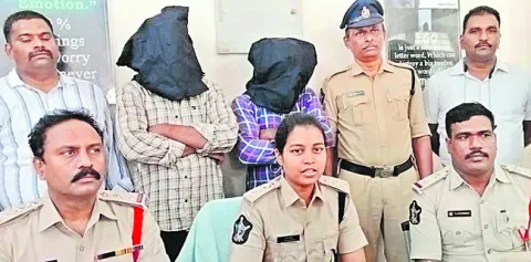 మెకానిక్‌ ముసుగులో ద్విచక్ర వాహనాలు చోరీ 