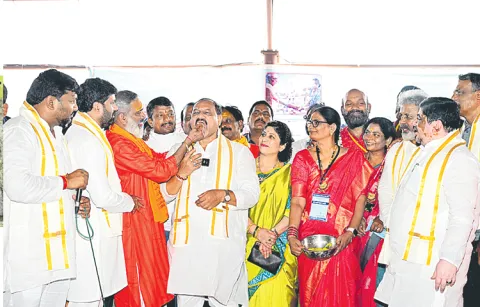 Hyderabad gains international fame with fish prasadam distribution