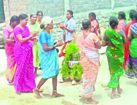 వానమ్మ.. ఒక్కసారి రావమ్మ
