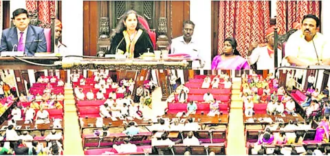 విగ్రహాల తరలింపునకు తీర్మానం 