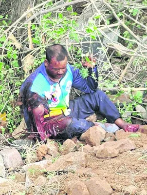 బైక్‌ను ఢీకొట్టిన లారీ.. ఒకరు మృతి