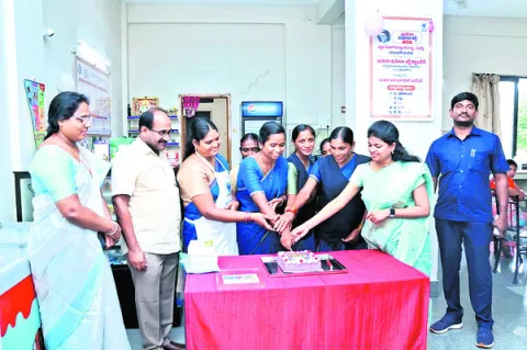 మహిళలు ఆర్థిక పురోగతి సాధించాలి