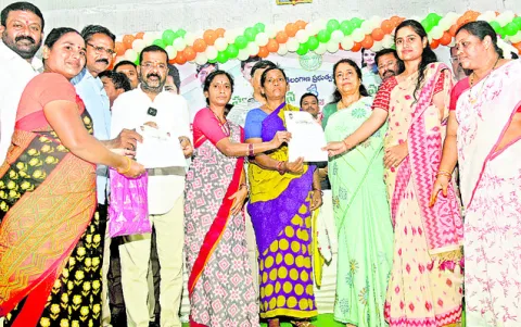 ప్రతీ పేదోడికి సొంతిల్లు