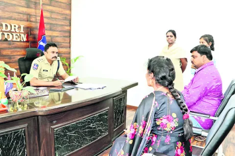 పోలీసుల సేవలు వినియోగించుకోండి